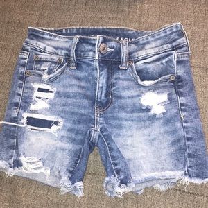 Women’s distressed denim shorts
